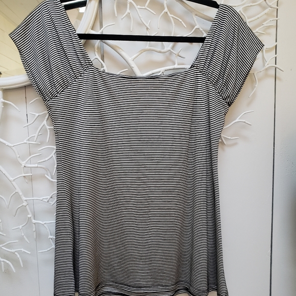 Black & White Striped Off/On Shoulder Shirt - Picture 2 of 4